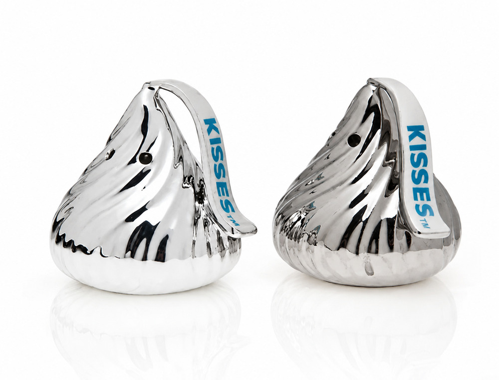 Hershey Kiss Salt and Pepper Shaker Set 2.5" I Ceramic Collectible Lightly Used